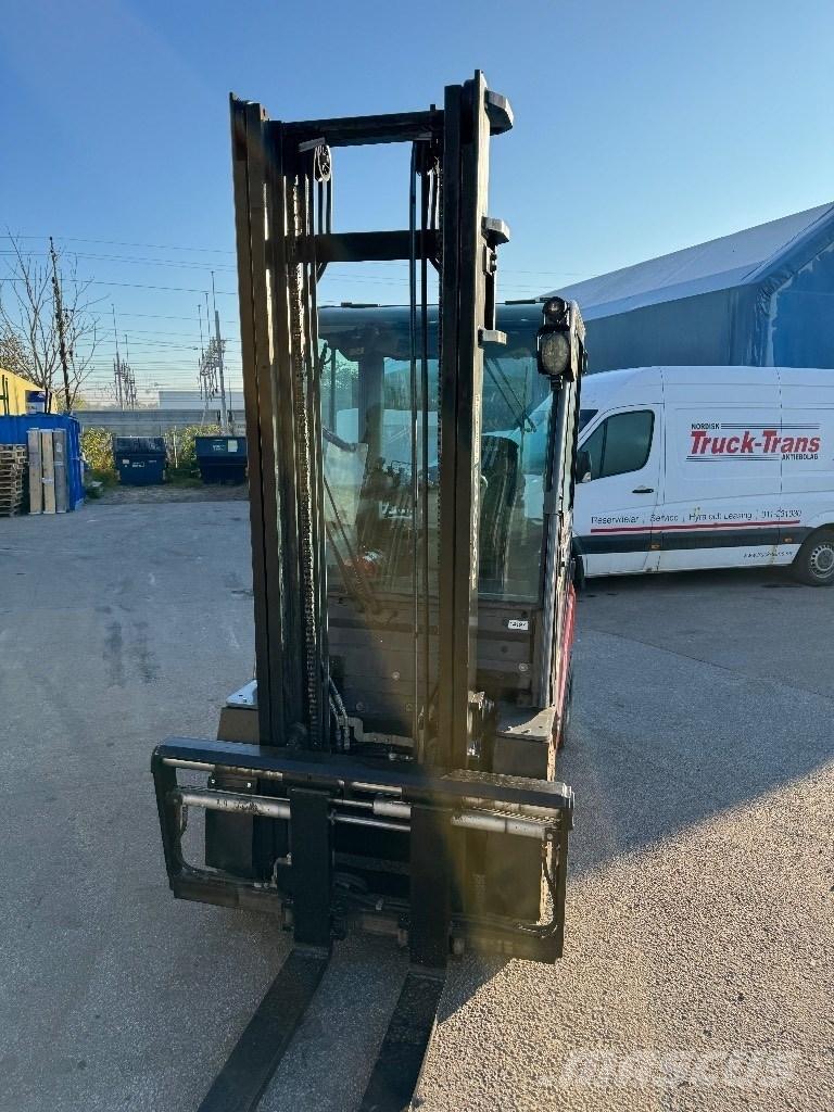 Toyota 02-8FDF25 Dieselstapler