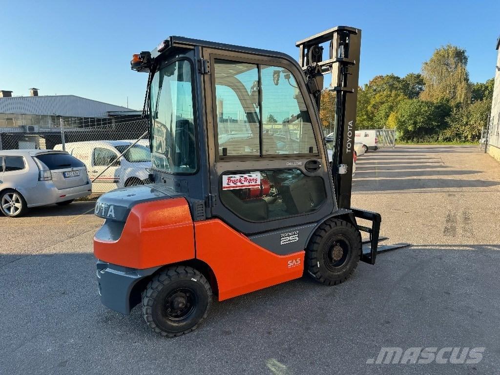 Toyota 02-8FDF25 Dieselstapler