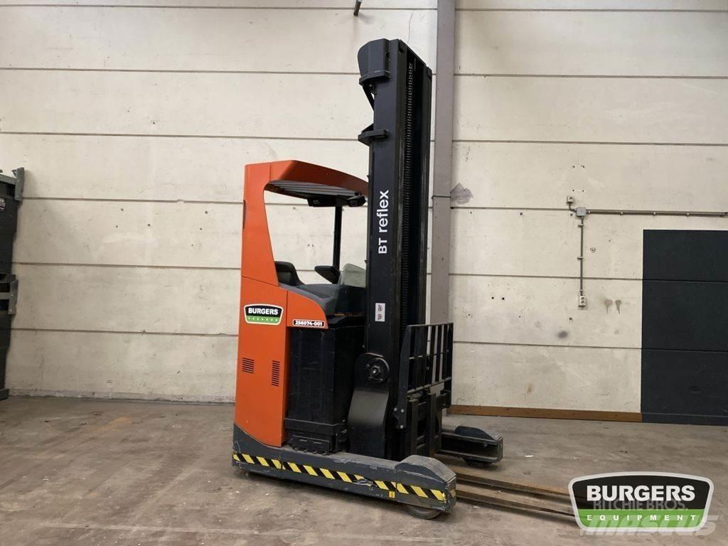 BT RRE140 Schubmaststapler