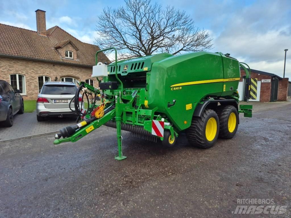 John Deere C441R Rundballenpressen