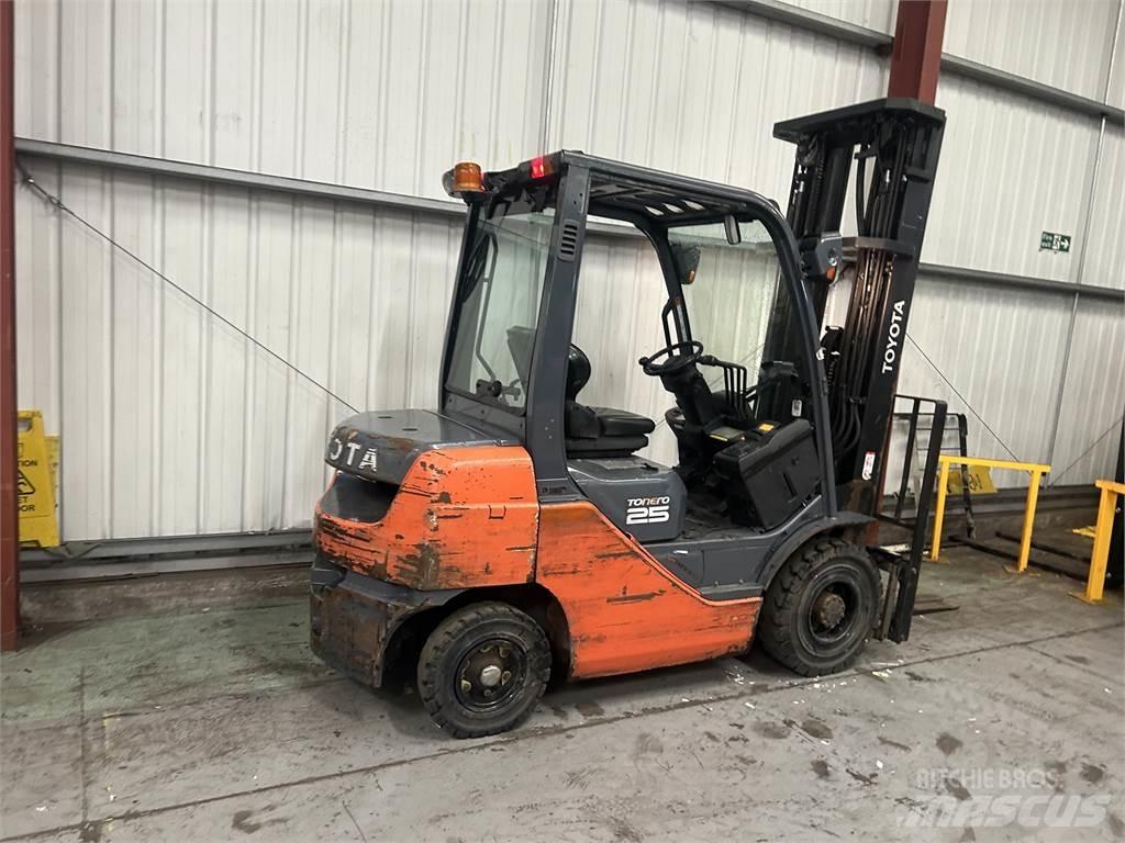 Toyota 02-8FDF25 Dieselstapler