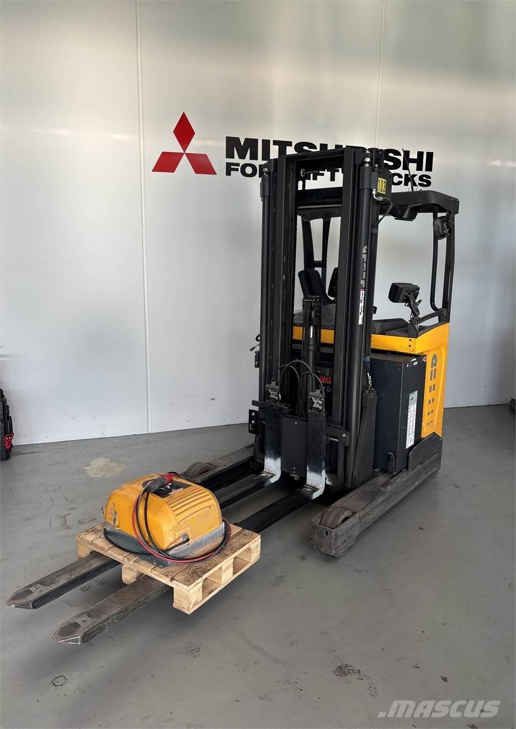 Atlet UMS200 Schubmaststapler