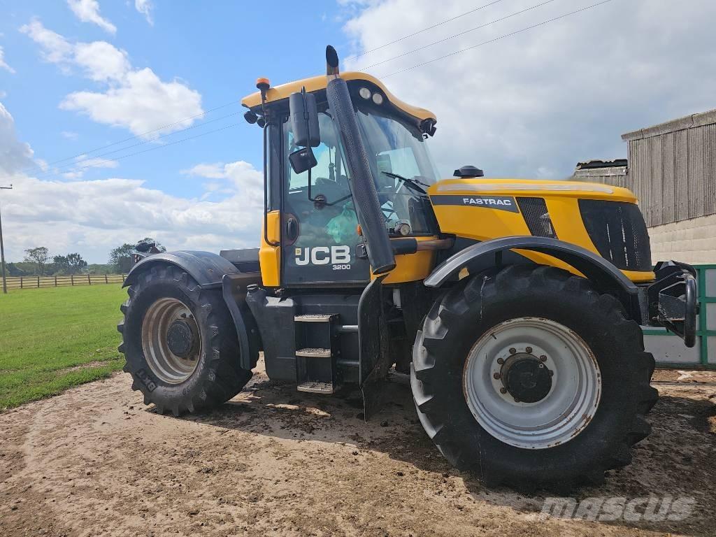 JCB Fastrac 3200 Traktoren
