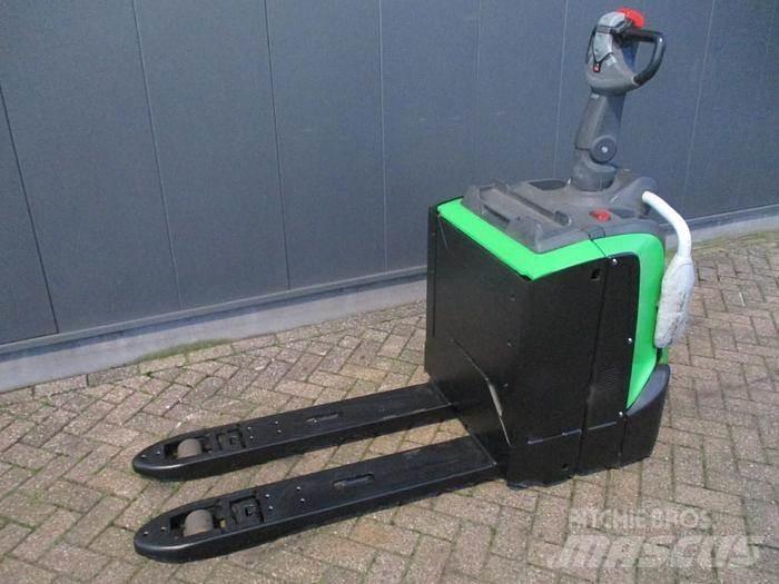 Cesab P320 Gabelstapler mit Fahrerstand
