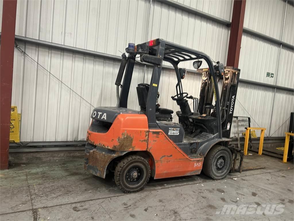 Toyota 02-8FDF25 Dieselstapler