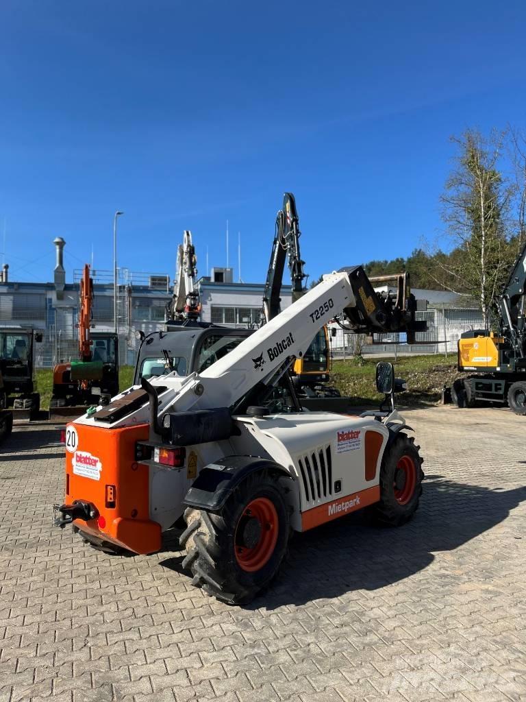 Bobcat T 2250 Teleskoplader