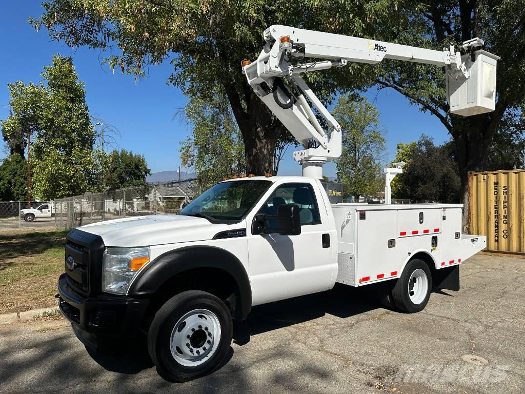 Altec AT 235 LKW-Arbeitsbühnen