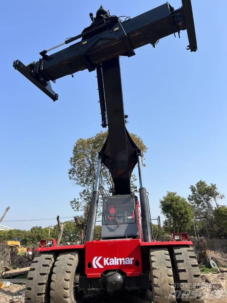 Kalmar DRT 450 Reach-Stacker