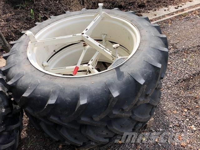 Pirelli 13.6 R38 Reifen