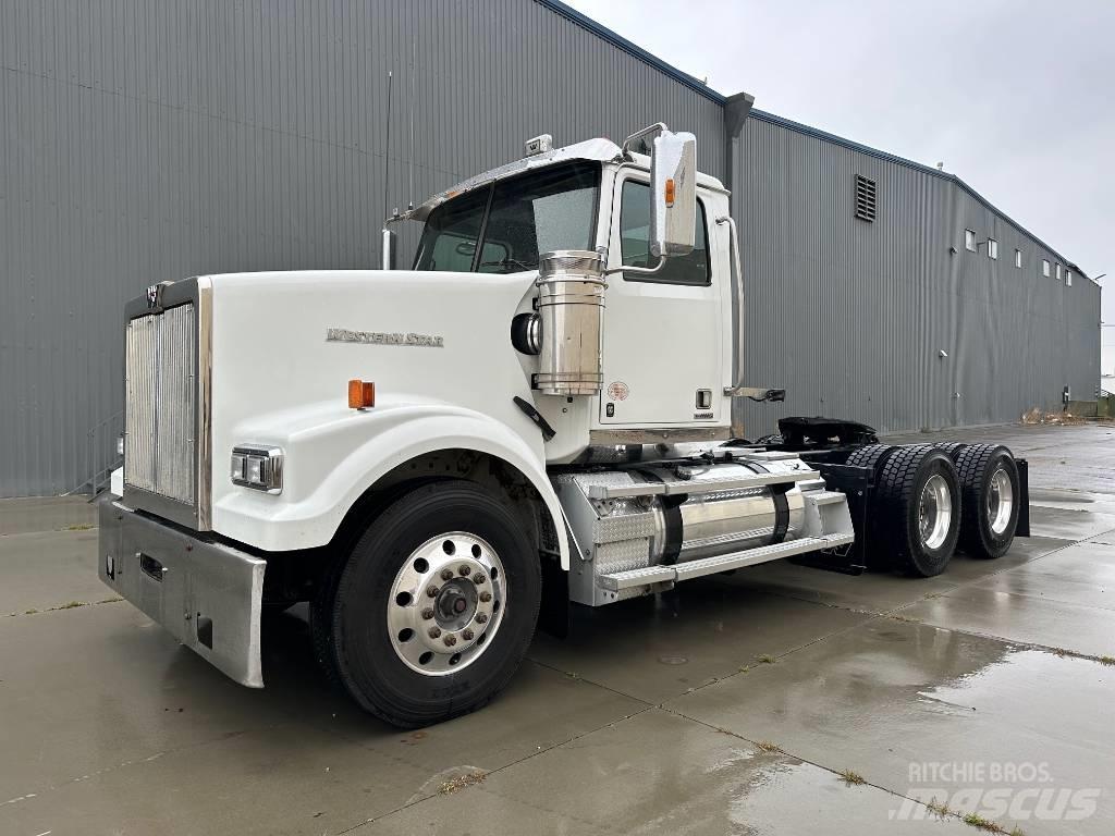 Western Star 4900 SF Sattelzugmaschinen