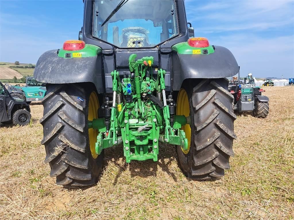 John Deere 6110M Traktoren