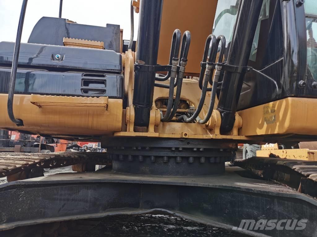 CAT 323D Raupenbagger