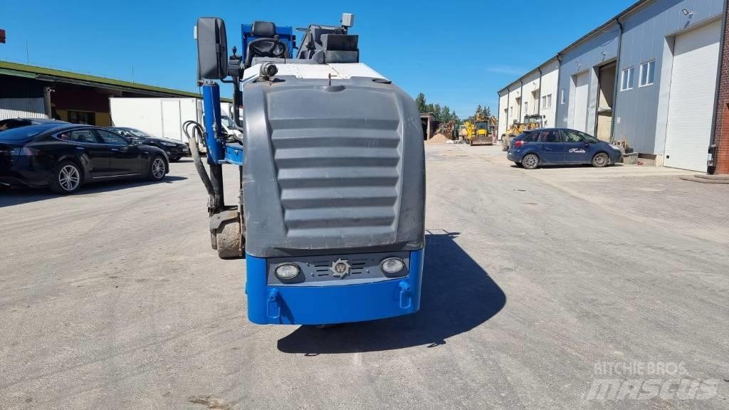 Wirtgen W 50 DC Asphaltfräsen