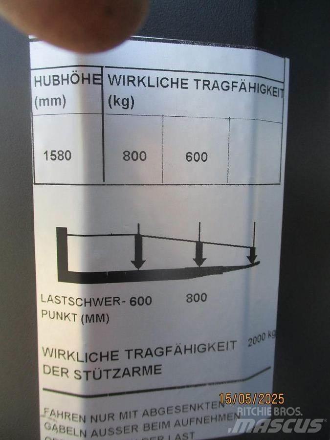 BT SWE 080L Deichselstapler