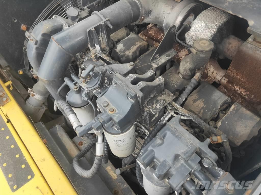 Komatsu PC460-8 Raupenbagger