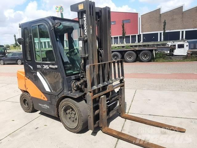 Doosan D 35 C-7 Dieselstapler