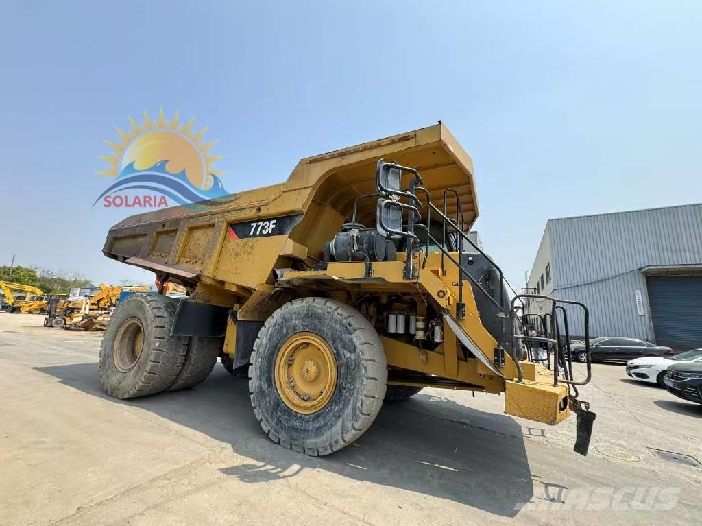 CAT 773 F Dumper - Knickgelenk