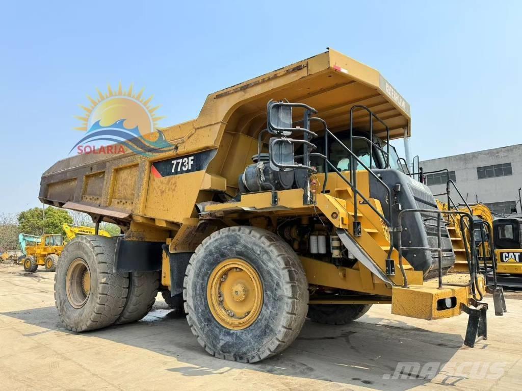 CAT 773 F Dumper - Knickgelenk