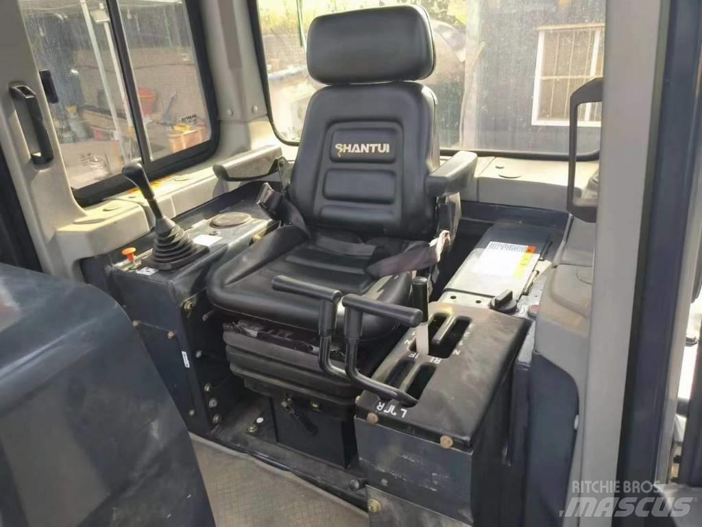 Shantui SD 16 Bulldozer