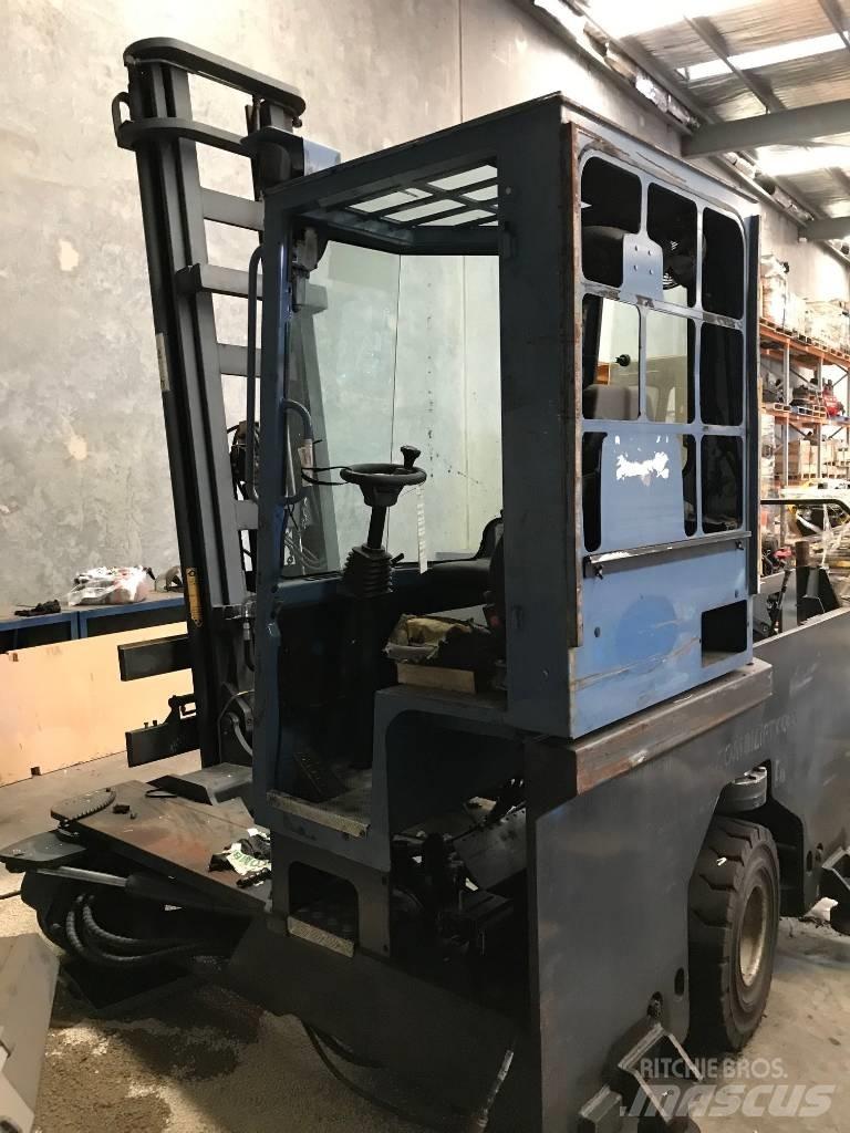 Combilift C 4000 Seitenstapler