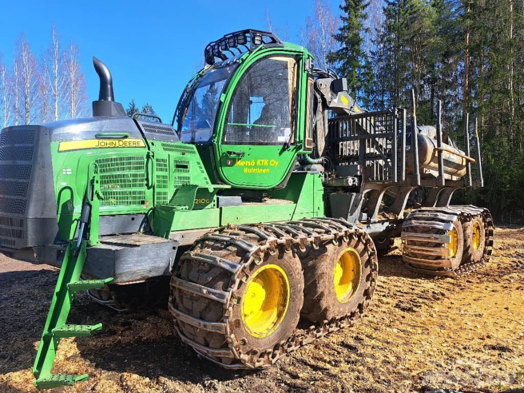 John Deere 1210G Forwarder