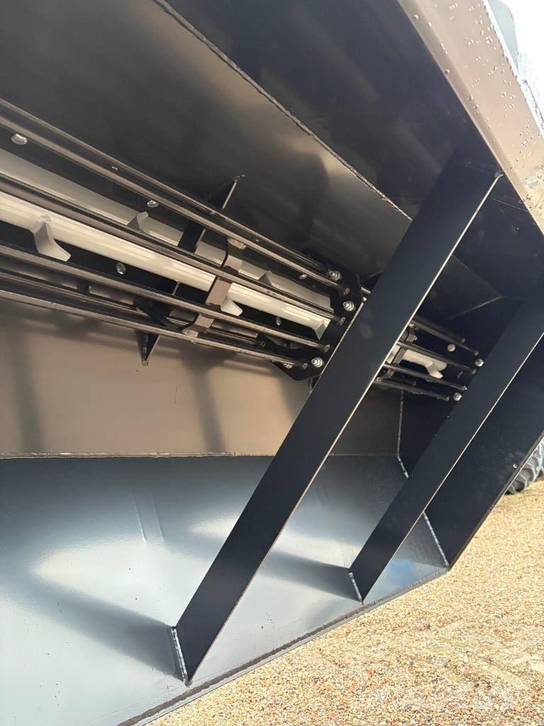 XYZ SANDSPRIDARE Sand- und Salzstreuer