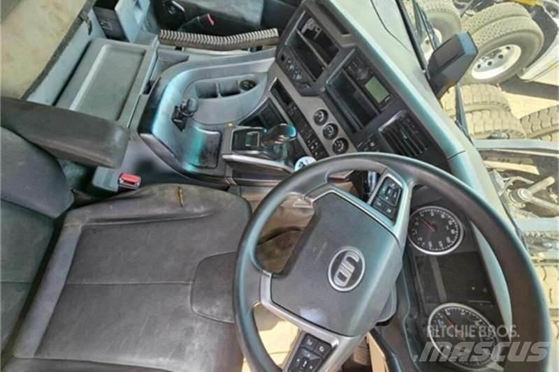UD TRUCKS QUON Andere Fahrzeuge