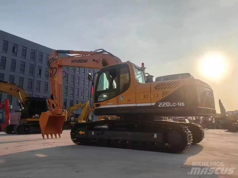Hyundai HX 220 LC-9S Raupenbagger
