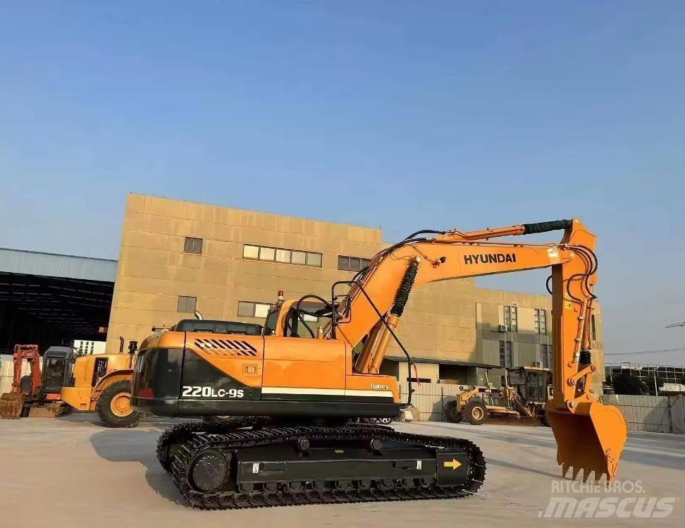 Hyundai HX 220 LC-9S Raupenbagger