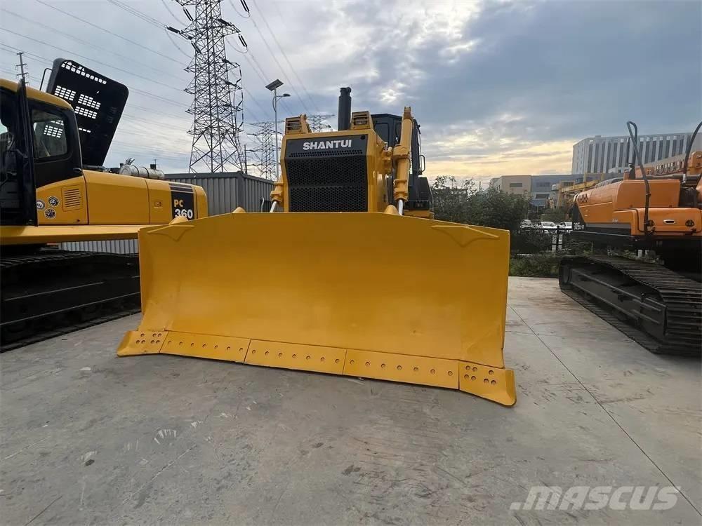 Shantui SD32 Bulldozer