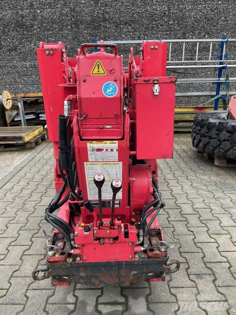 Unic URW-095 Raupenkrane