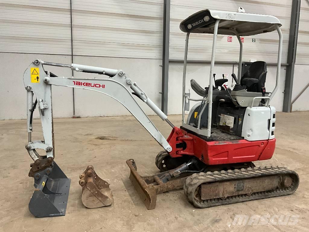 Takeuchi TB 215 R Minibagger < 7t