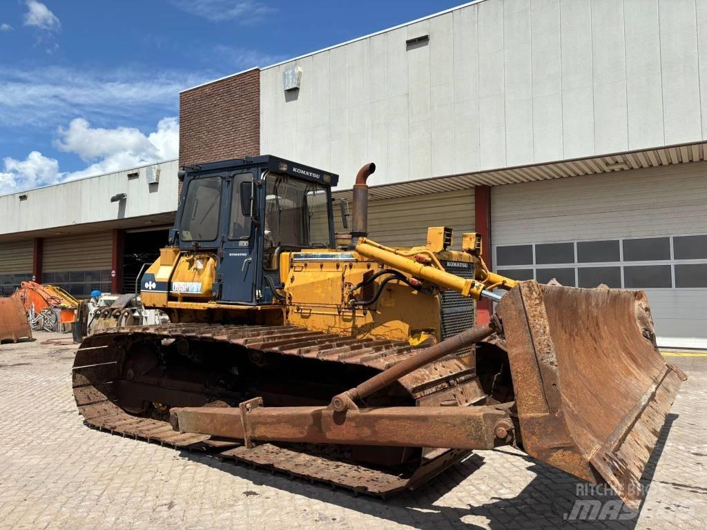 Komatsu D65PX-8 Bulldozer