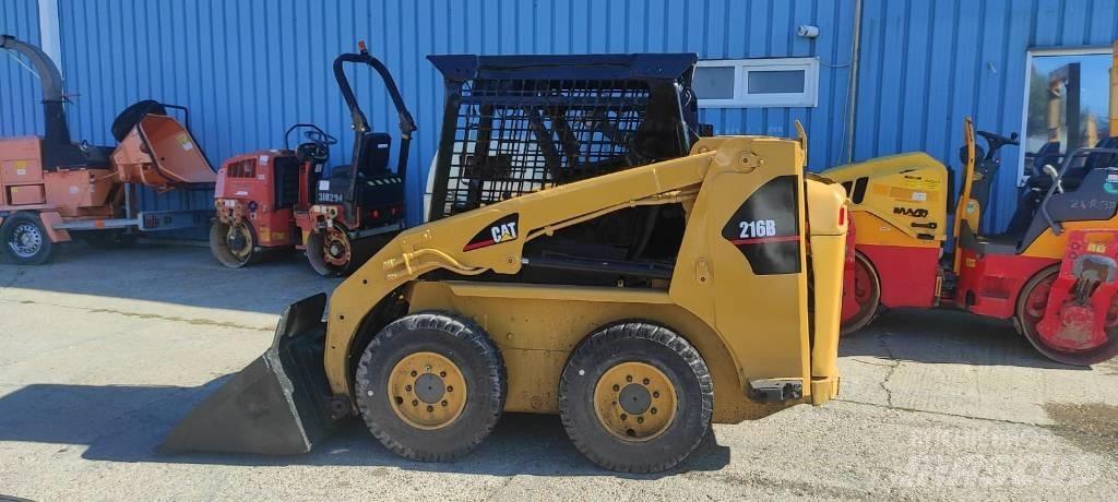 CAT 216 Kompaktlader