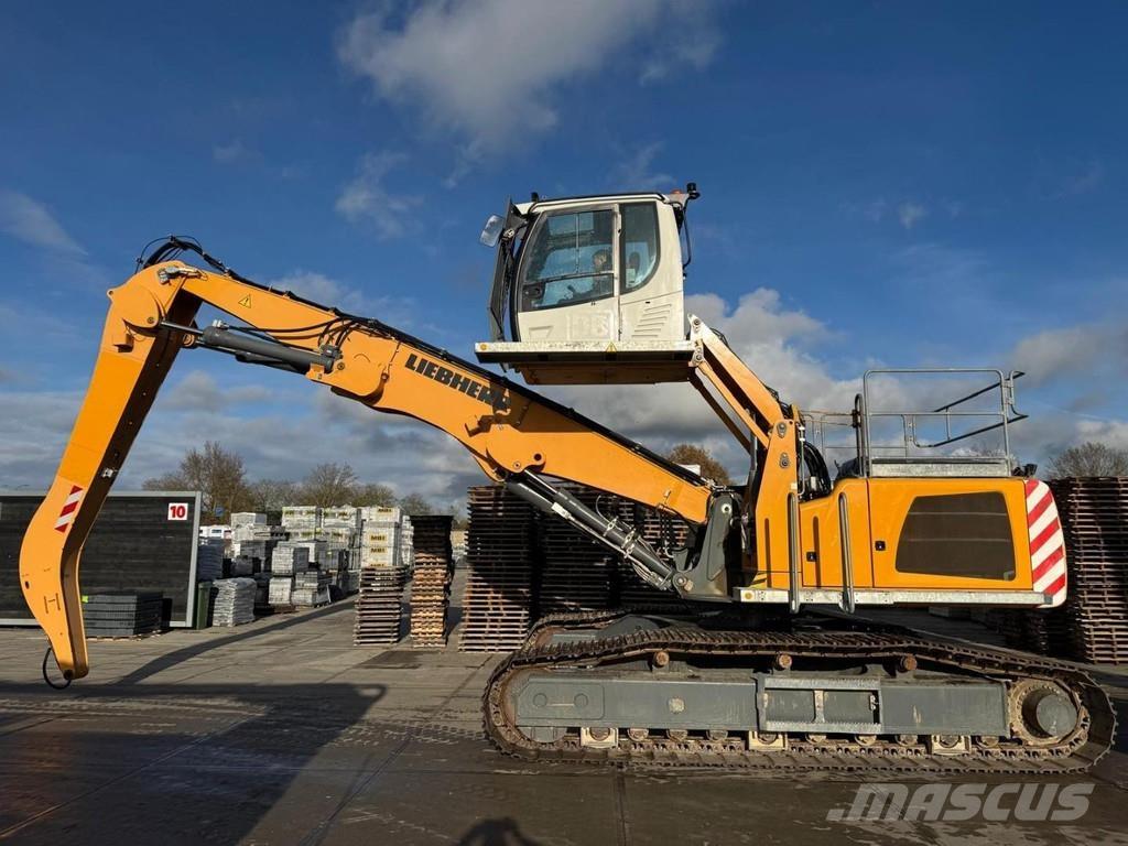 Liebherr LH 40C EW Materialumschlag