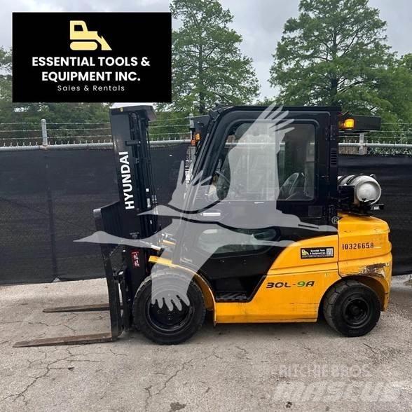 Hyundai 30L-9A Dieselstapler