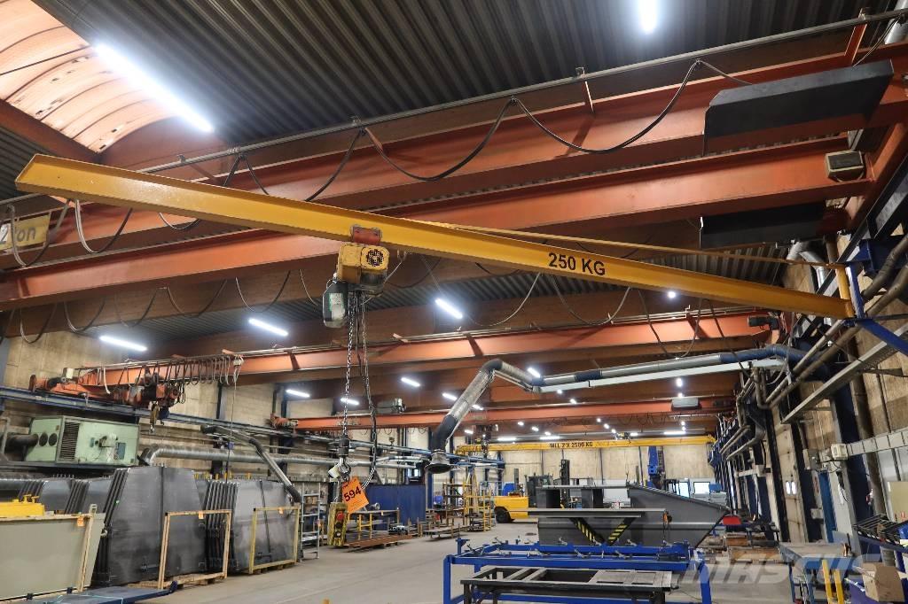  VÆGSVINGKRAN 250 KG Seilwinden, Bauaufzüge und Lastenaufzüge