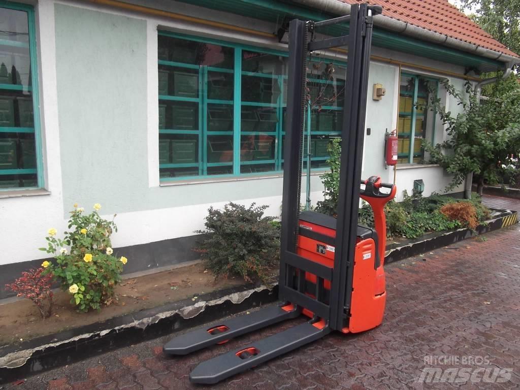 Linde L12 /379/ V-2097 Selbstfahrstapler