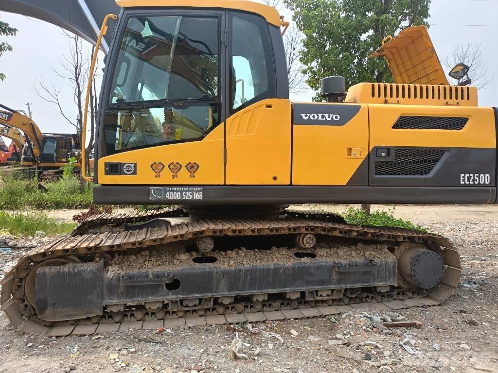 Volvo EC250D Raupenbagger