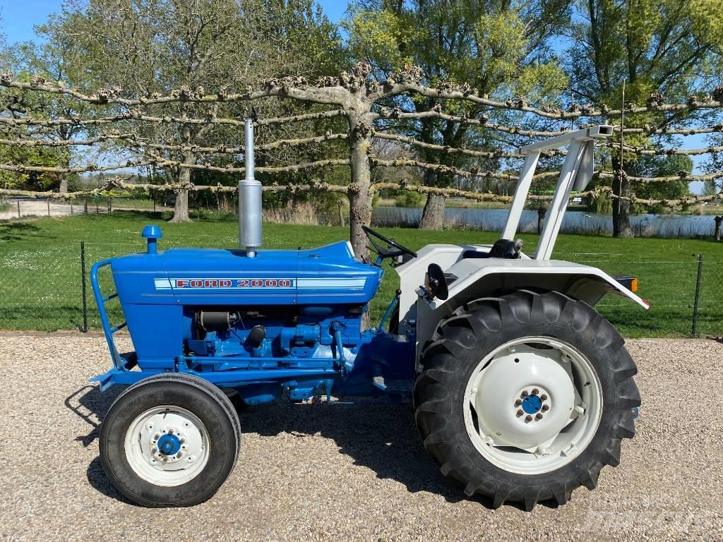 Ford 2000 Tractor Traktoren