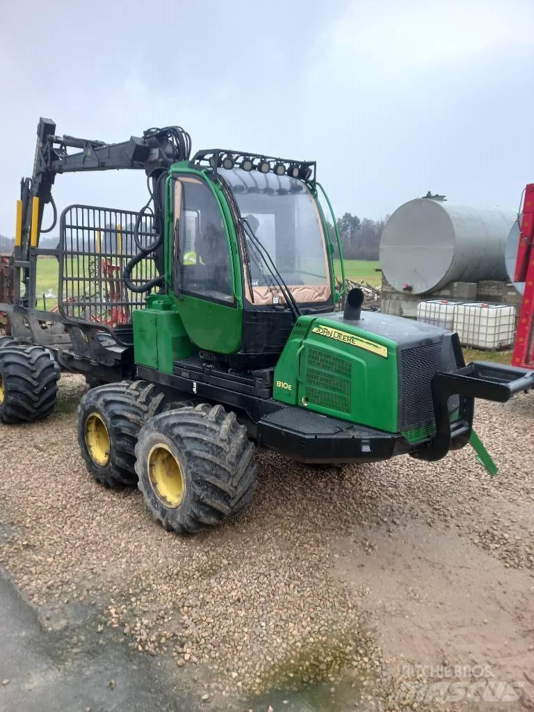 John Deere 810E Forwarder