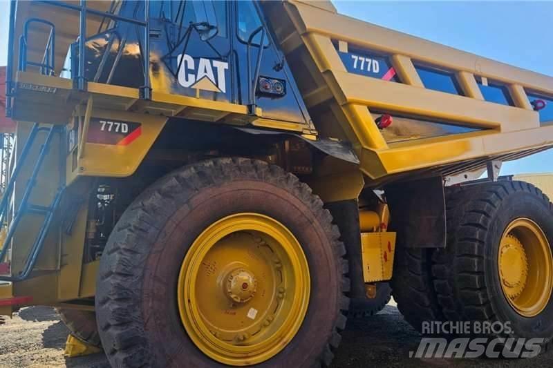 CAT 777D Andere Fahrzeuge