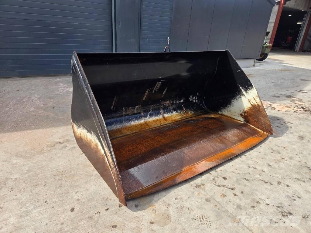 JLG 2450 / 2400 Frontladerzubehör