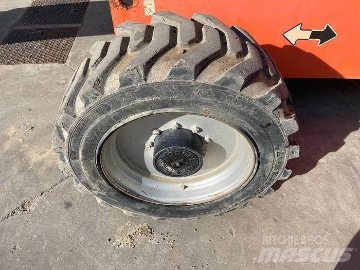 JLG 660 SJ Teleskopbühnen