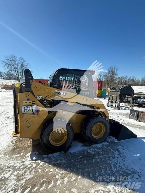 CAT 242D3 Kompaktlader