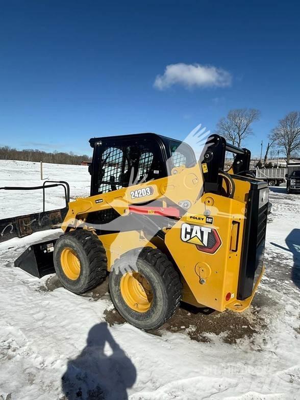 CAT 242D3 Kompaktlader