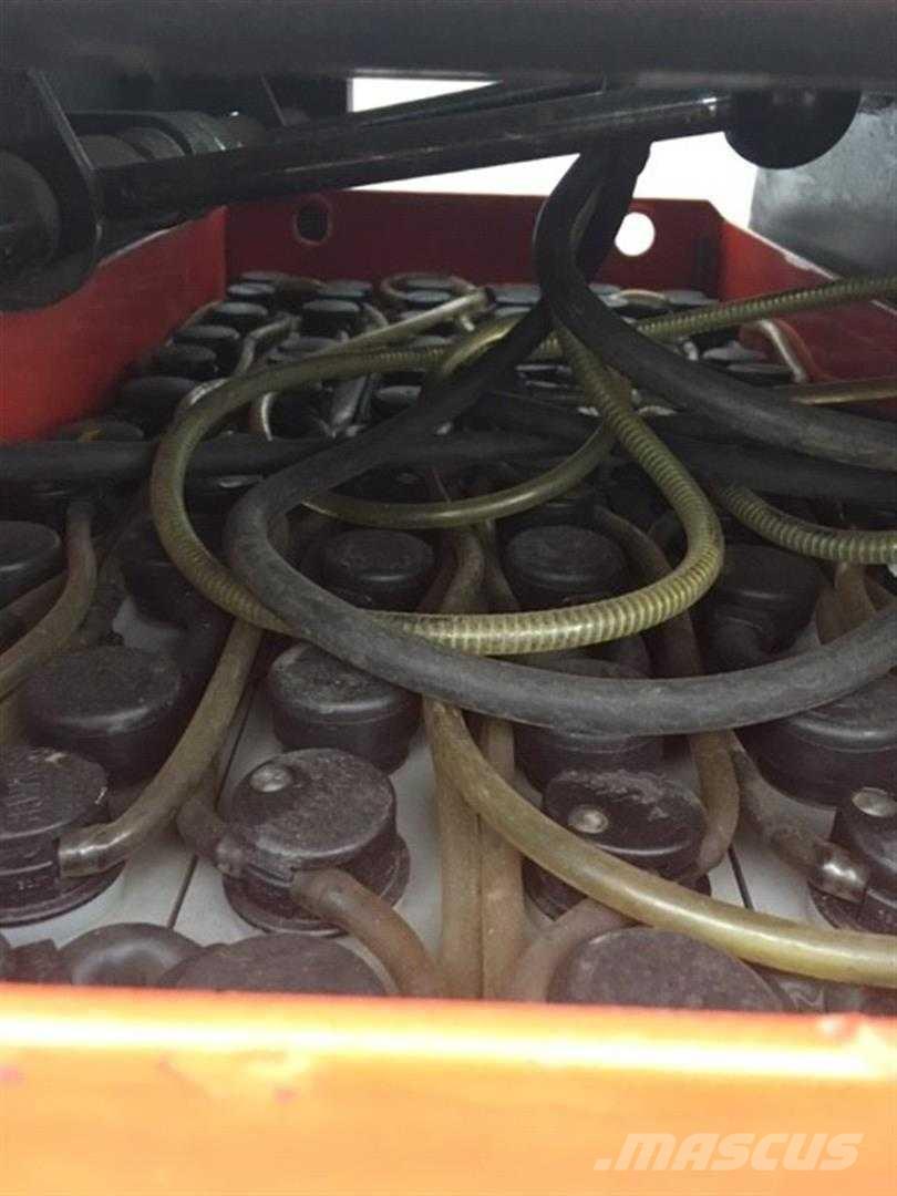 Linde V11 Hochhub-Kommissionierer