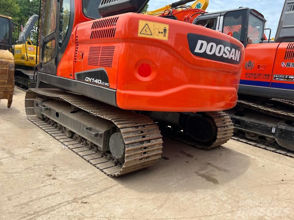 Doosan DX140 Raupenbagger