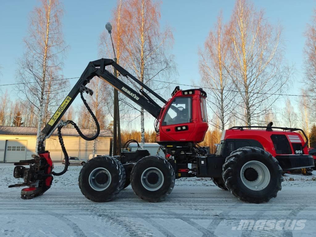 Komatsu 951 Harvester