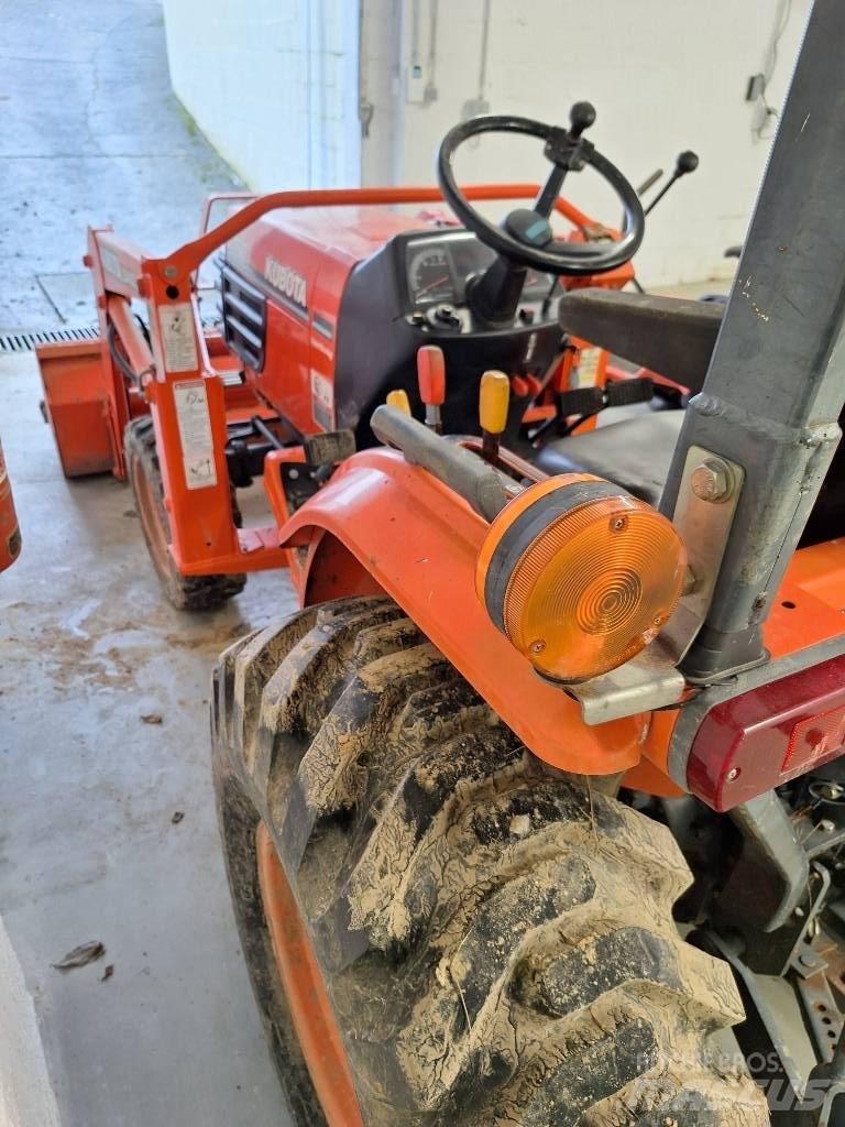 Kubota B 2710 Traktoren